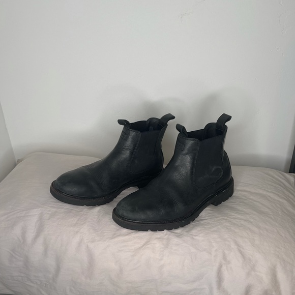 Cole Haan Other - Cole Haan Black Leather Chelsea Boot